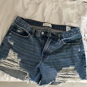 Abercrombie and Fitch mid rise boyfriend shorts